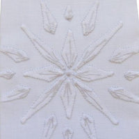 Sharyn Blond Linens Snowflake Guets Towels